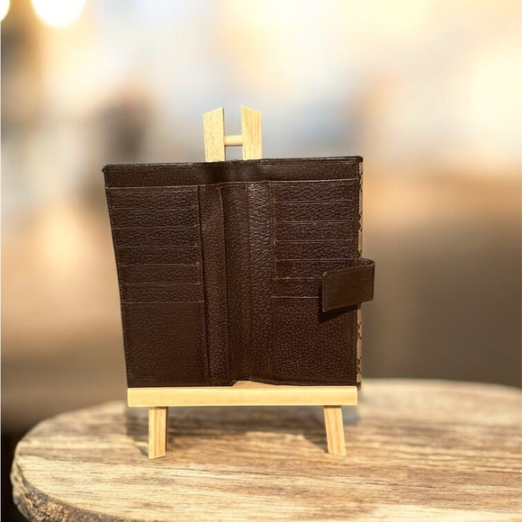 Gucci continental long wallet in the classic brown GG monogram canvas. - Picture 2 of 11